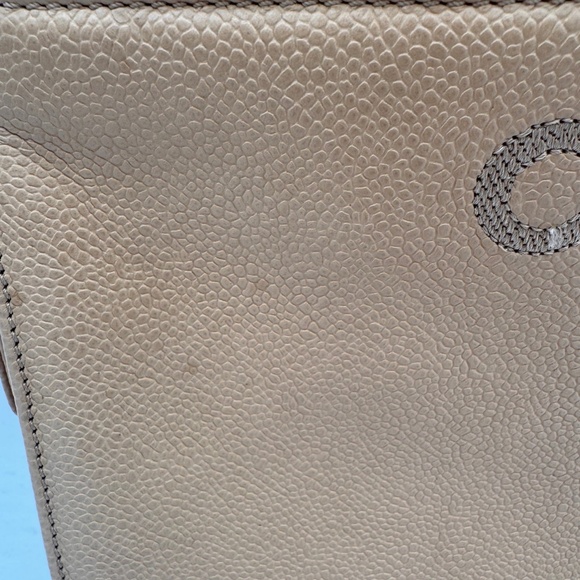 CHANEL Caviar LAX Tote - Picture 2 of 15
